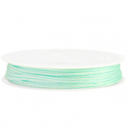 Macramé draad gevlochten 1mm Neo mint green metallic
