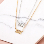 Inspiratiesets Maak gepersonaliseerde trendy sieraden met jaartallen 