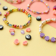 Inspiratiesets Zo creëer jij de leukste armbandjes met polymeer en acryl kralen