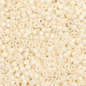Miyuki kralen delica's 11/0 Opaque dark cream beige DB-732