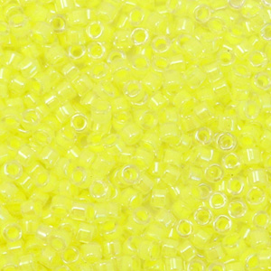 Miyuki kralen delica's 11/0 Luminous lime aid yellow DB-2031