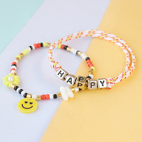 Get creative en cre&euml;er de vrolijkste sieraden met kleurrijke smiley Plexx bedels en tussenstukken 