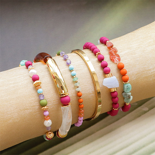 Ontwerp diverse sieraden met acryl kralen