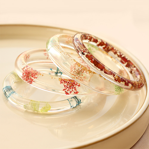 Droogbloem armbanden met bijpassende haarclips