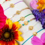 Cre&euml;er persoonlijke armbanden met Birth Flower kralen