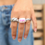 Cre&euml;er opvallende sieraden met handbeschilderde imitatie parels